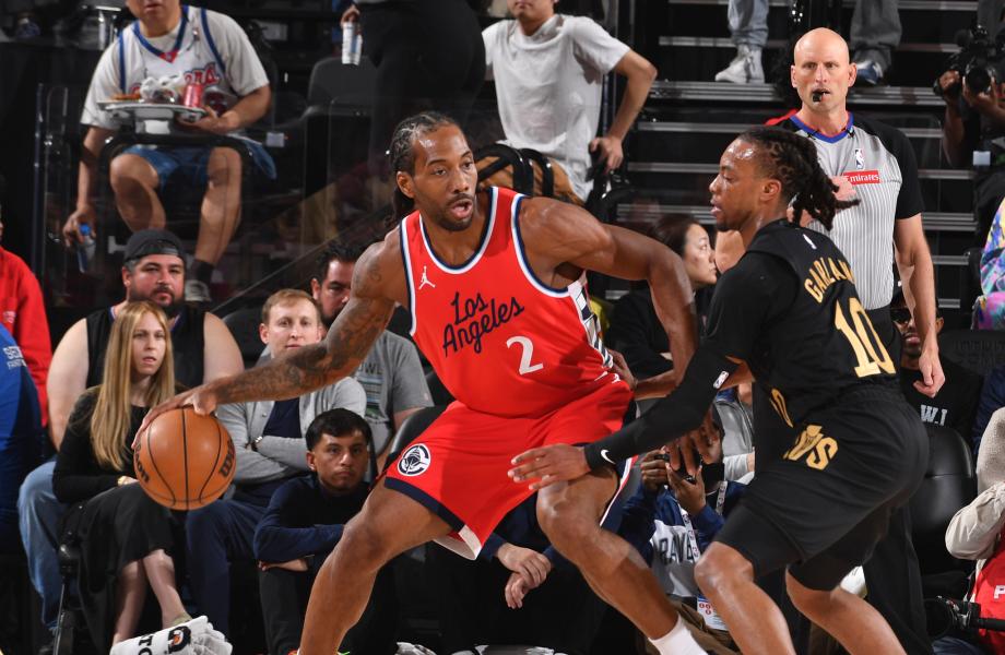 [图]NBA老例赛：快船132-119骑士 莱昂纳德33+7莆田鞋